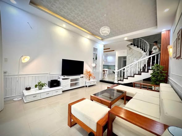 Villa - 7 Bedroom - Pham Van Dong Street