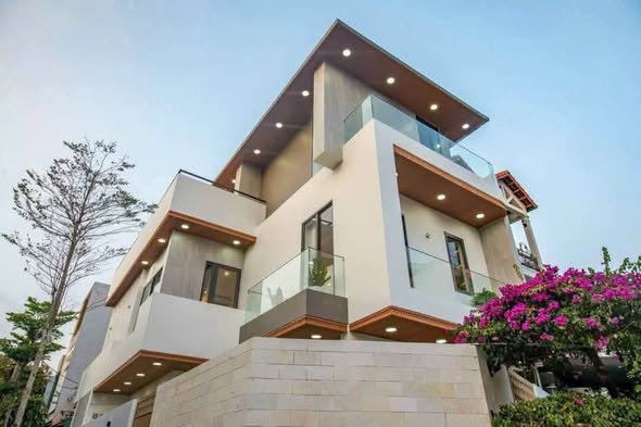 Villa - 5 Bedroom - Nguyen Son Street