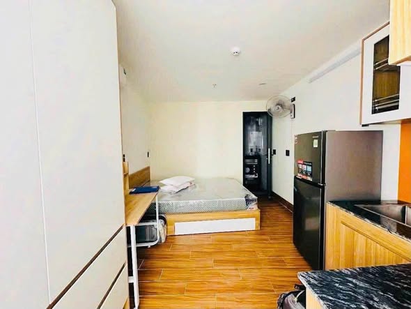 Room - Tran Cao Van Street