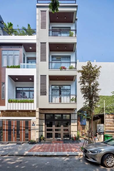 Studio - Cao Ba Quat Street