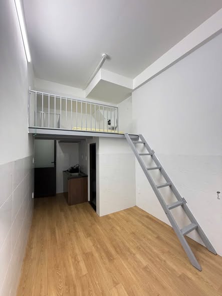 Room - Phan Tu Street