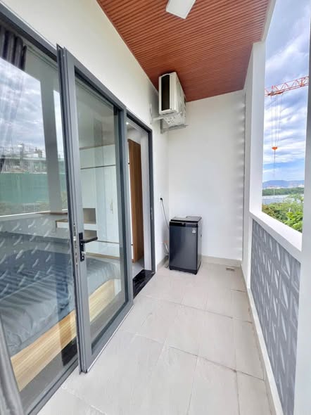 Studio - Hoang The Thien Street