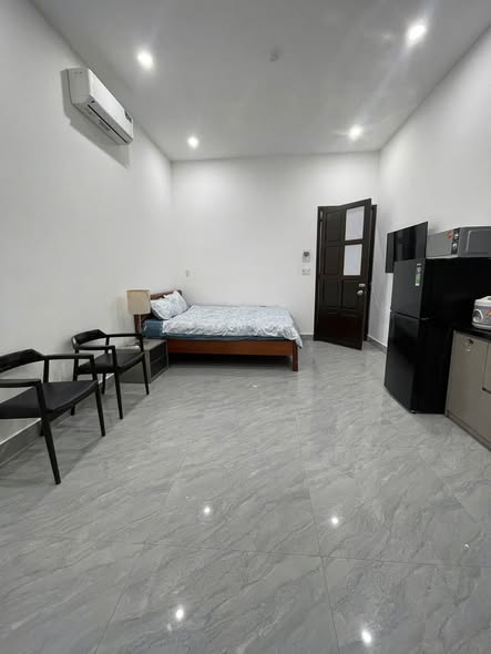 Studio - 152 Le Van Hien Street