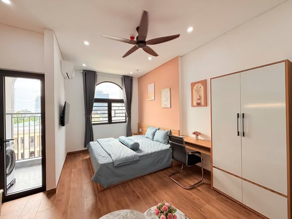 Studio - Hoang Bich Son Street