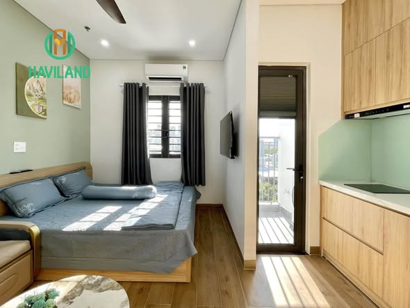 Studio - Hoang Bich Son Street