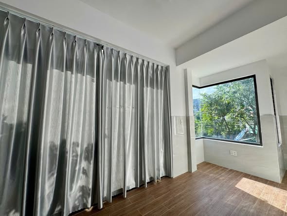 Room - Nguyen Cong Trieu Street