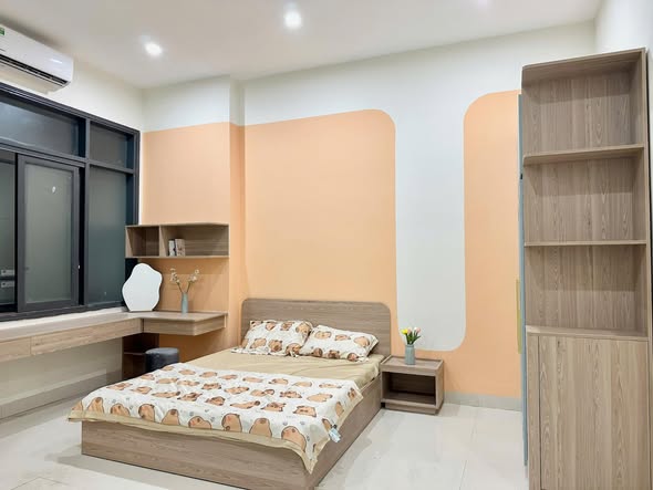 Room - Ong Ich Khiem Street