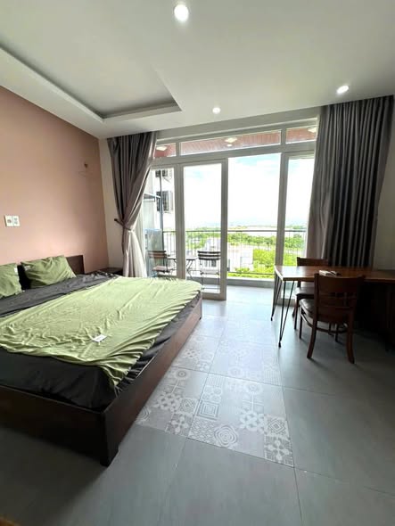 Studio - Le Van Thu Street