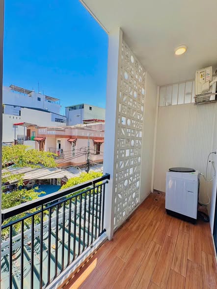 Studio - Ha Dac Street