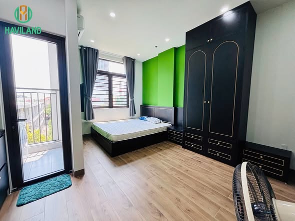 Studio - Hoang Bich Son Street