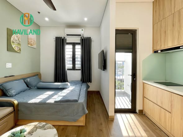 Studio - Hoang Bich Son Street
