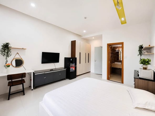 Studio - Le Quang Dao Street