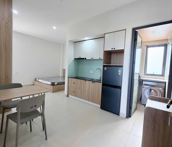 Room - 45 Nguyen Van Thoai Street