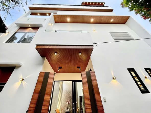 House - 3 Bedroom - Le Duan Street