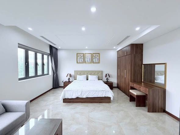 Studio - Vo Nguyen Giap Street