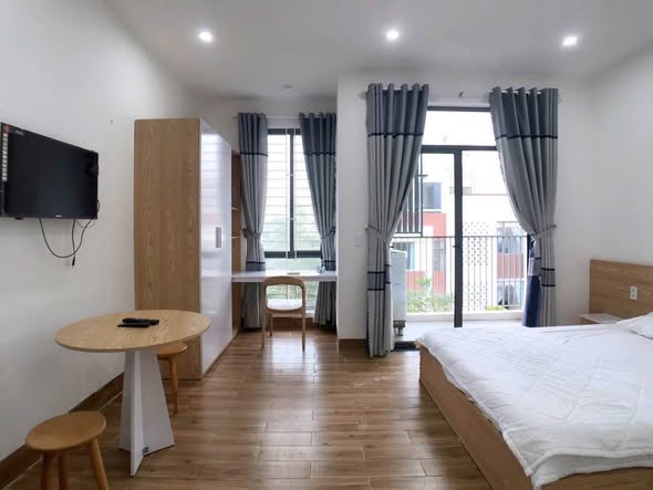 Studio - Truong Van Hien Street