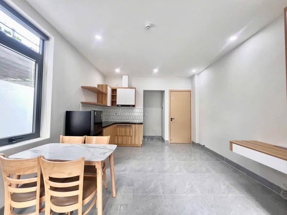 Studio - Hoang The Thien Street
