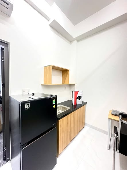 Room - Hoang Minh Thao Street