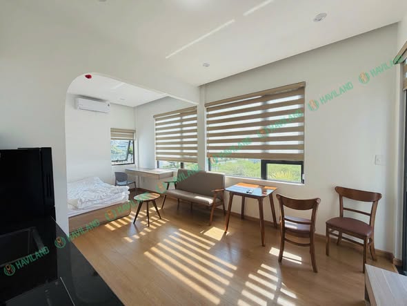 Studio - Ly Thanh Tong Street