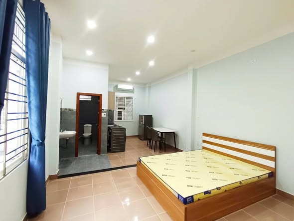 Room - Vu Trong Phung Street