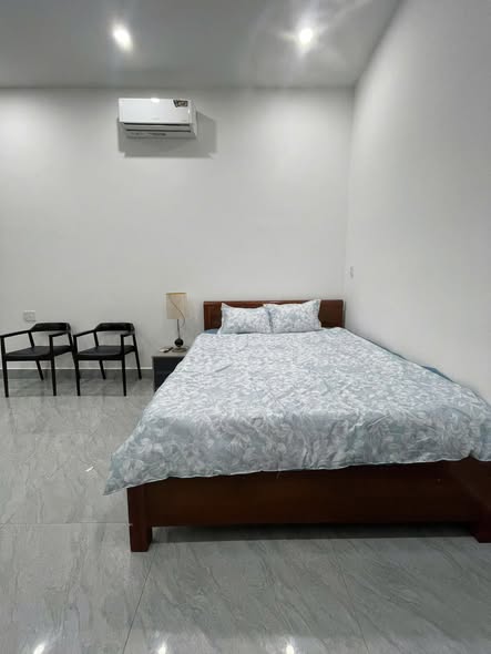 Studio - Le Van Hien Street
