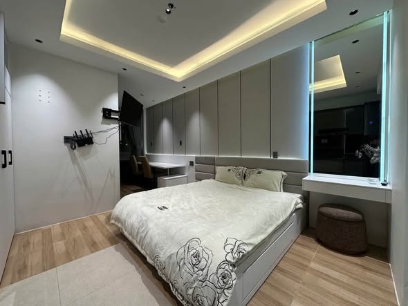 Studio - Phan Thuc Duyen Street