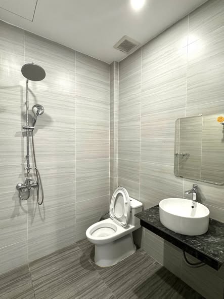 Studio - Vu Trong Phung Street