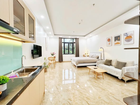 Studio - Hoang Bich Son Street