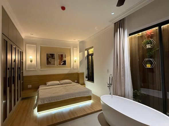 Studio - Vu Trong Phung Street