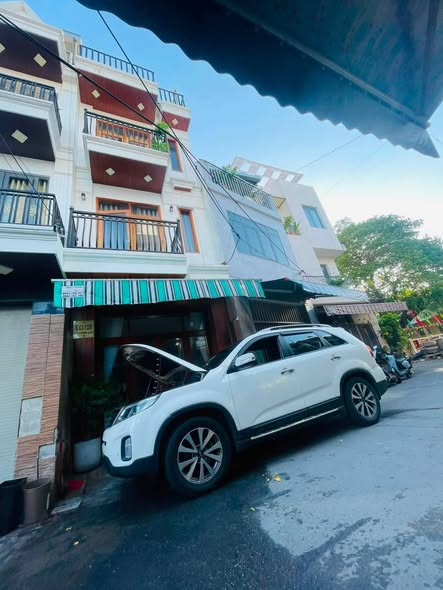House - 4 Bedroom - Doan Nhu Hai Street