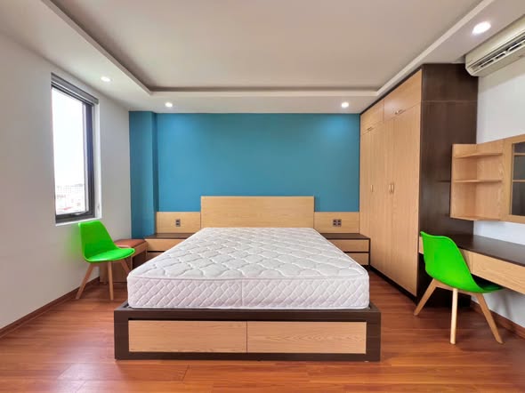 Studio - Trieu Nu Vuong Street