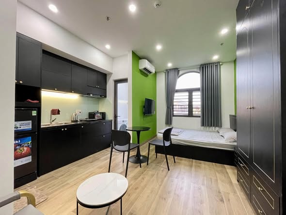 Studio - Hoang Bich Son Street